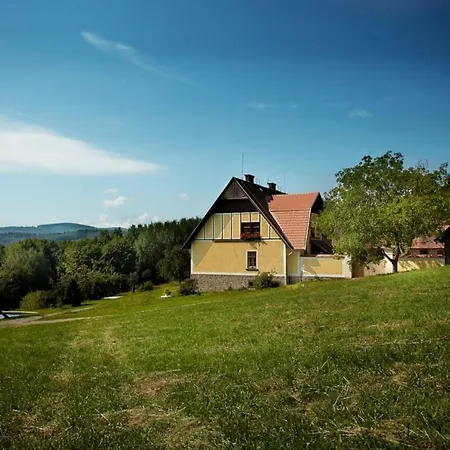 Schwarzenberská Myslivna Jaronín Villa *