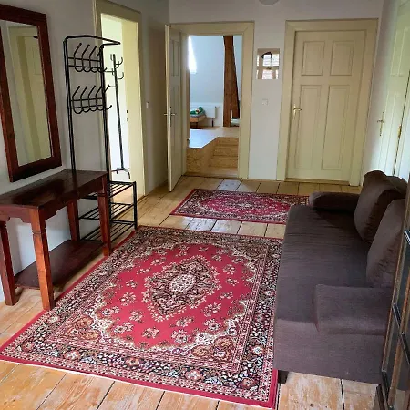 Villa Schwarzenberská Myslivna Jaronín